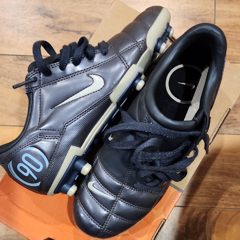 New Nike WMNS TOTAL 90 III FG BLUE/GREY METALIC Athletic Shoes